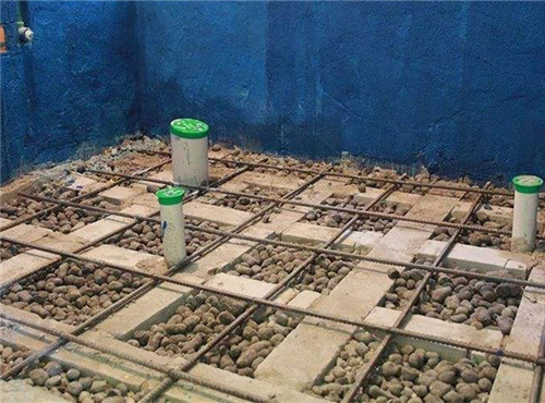 建筑陶?；靥瞵F(xiàn)場